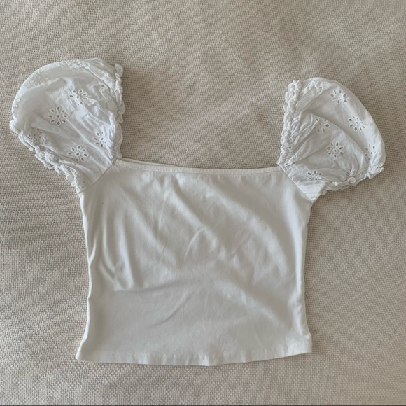 White Top with Lantern Sleeves - Picture 2 of 4